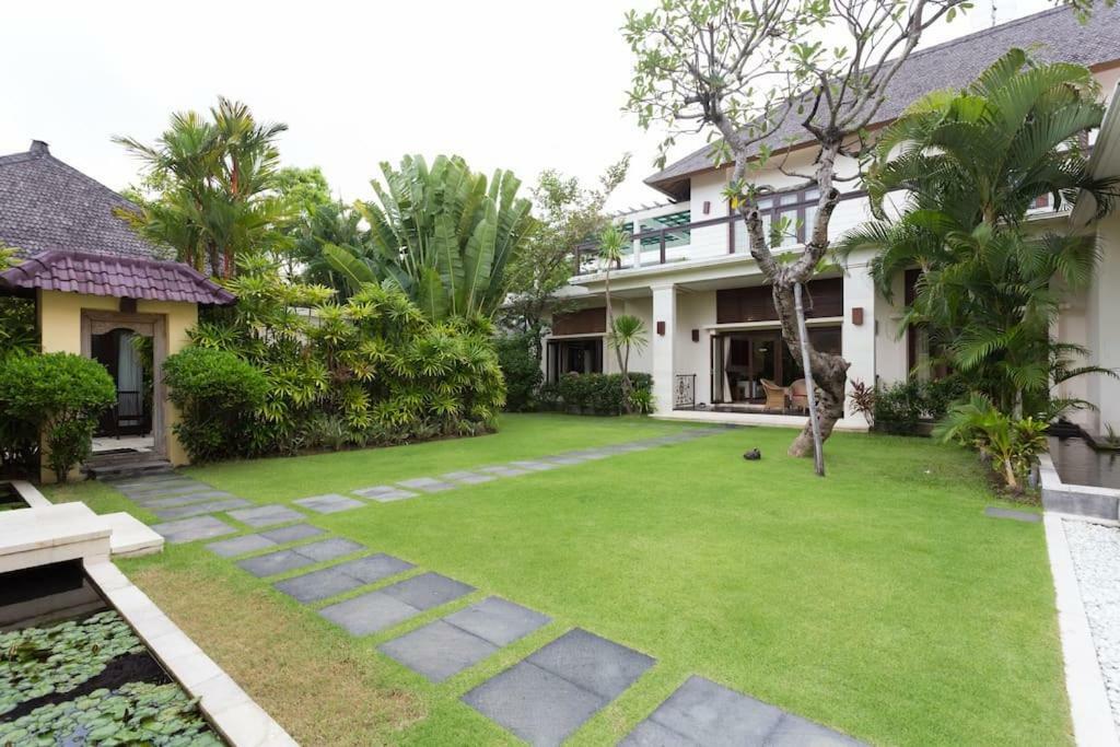 Bali Villa Lotus Seminyak Exteriör bild