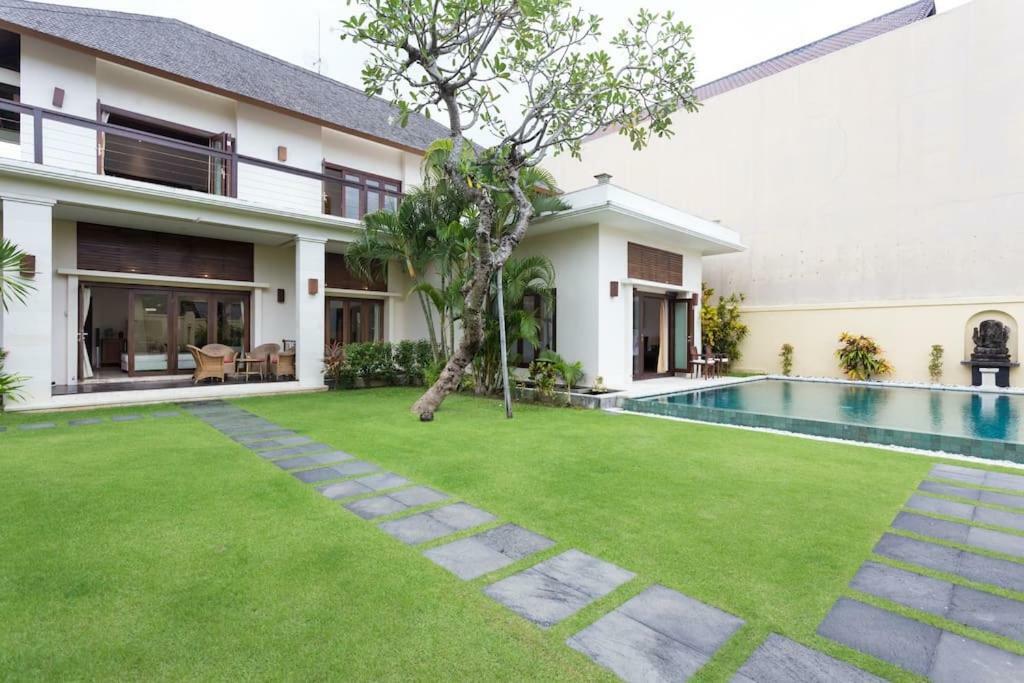 Bali Villa Lotus Seminyak Exteriör bild